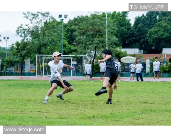 飞盘热潮下的争议声音杭州飞盘队节奏引发热议与反思